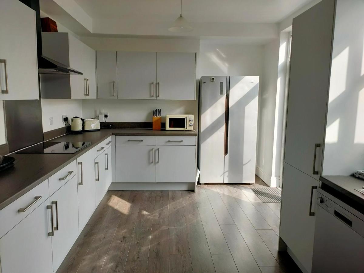 Wentworth Road Accomodation Донкастер Екстер'єр фото